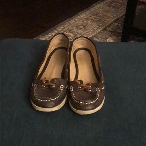 Size 8, women’s brown boat shoe